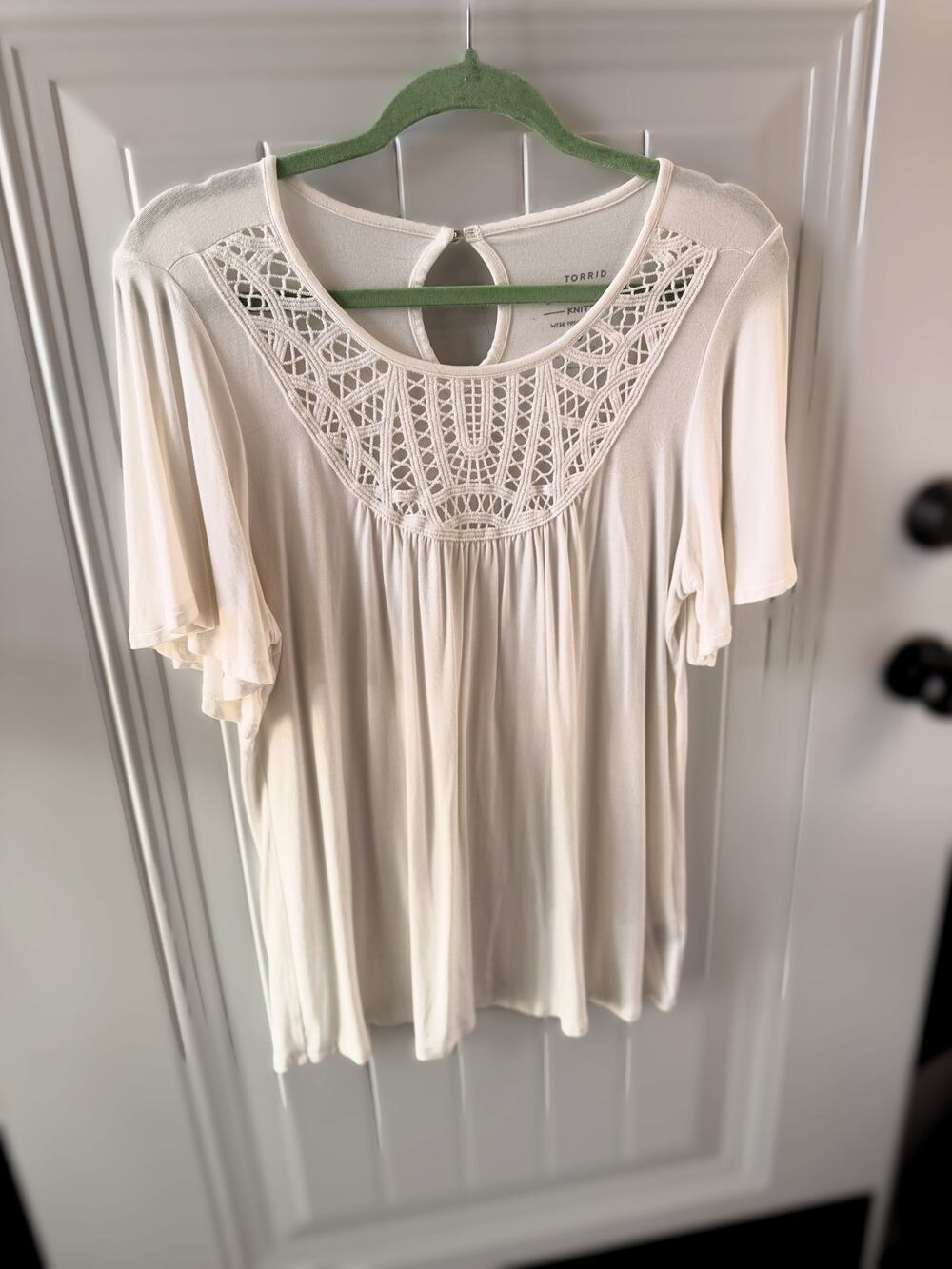 Torrid Super Soft Ivory Cream Lace Crochet Top Size 00